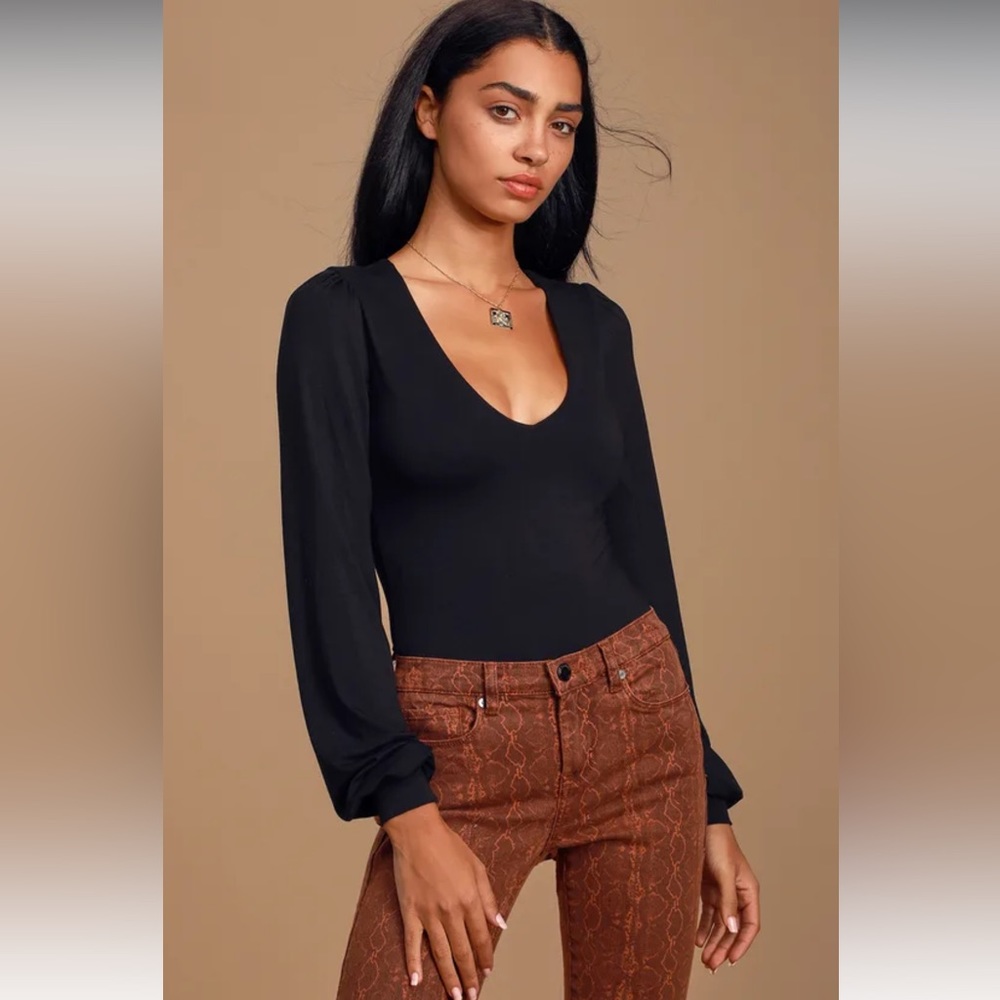 Kaylene Black V-Neck Balloon Sleeve Bodysuit